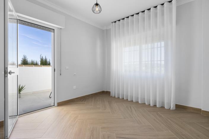 Image No.10-4 Bed House/Villa for sale