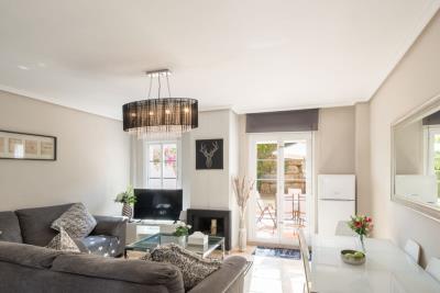 2-5bd7b9d04b45e33852eaf0ec6670150d