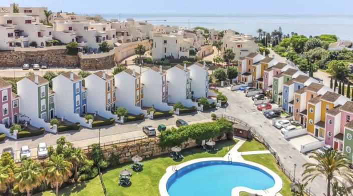 Image No.14-3 Bed Townhouse for sale