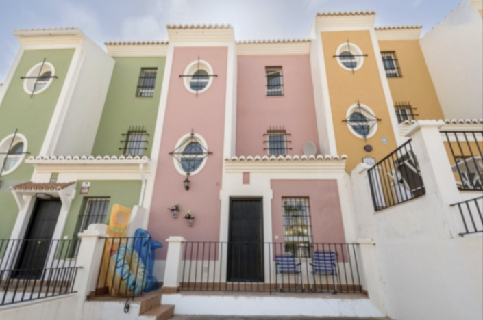 Image No.2-3 Bed Townhouse for sale