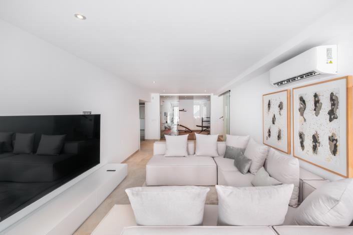 Image No.9-5 Bed Villa for sale