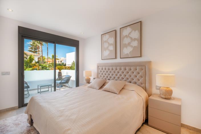 Image No.10-5 Bed Villa for sale