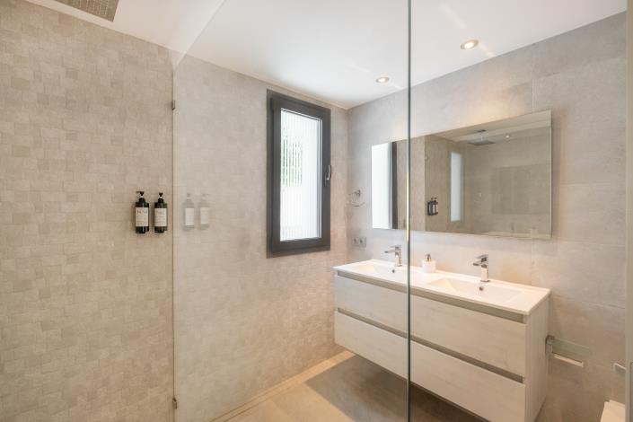 Image No.14-5 Bed Villa for sale