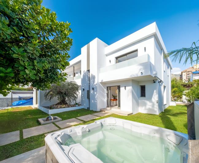 Image No.1-5 Bed Villa for sale