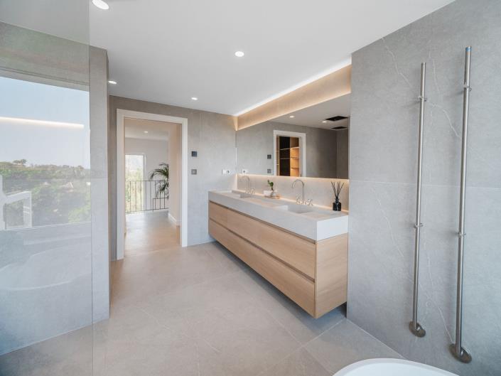 Image No.21-3 Bed Penthouse for sale