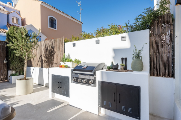 Image No.10-4 Bed Townhouse for sale