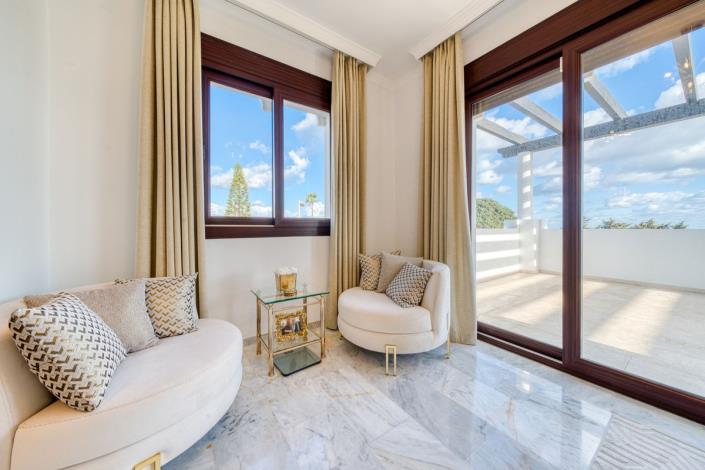 Image No.40-5 Bed Villa for sale