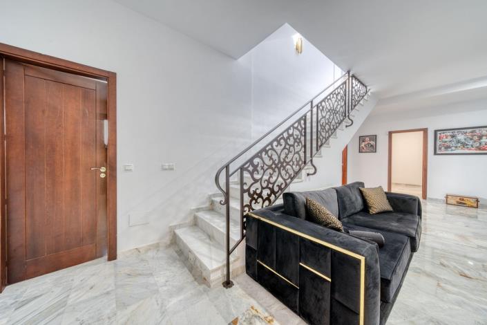 Image No.58-5 Bed Villa for sale