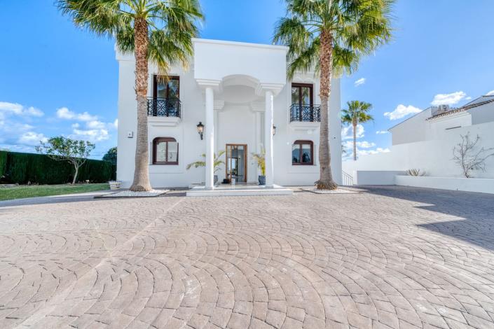 Image No.60-5 Bed Villa for sale