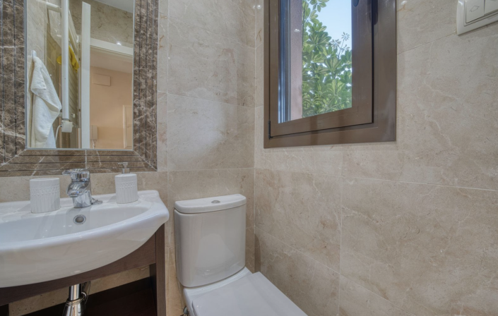 Image No.10-3 Bed Townhouse for sale