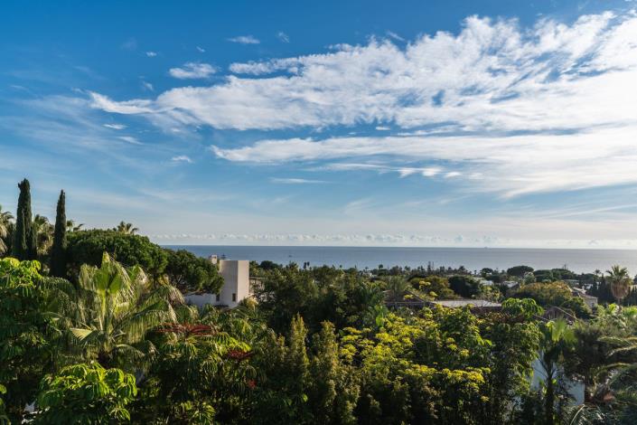 Image No.2-4 Bed Villa for sale