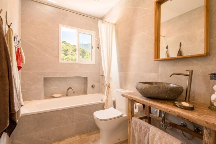 Image No.19-3 Bed Semi-Detached for sale