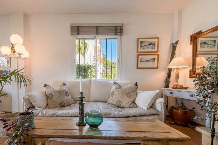 Image No.26-3 Bed Semi-Detached for sale