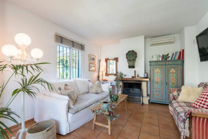 Image No.28-3 Bed Semi-Detached for sale