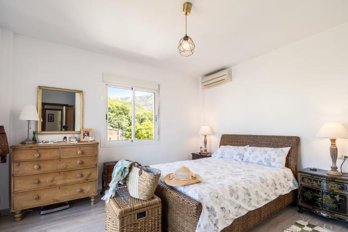 Image No.45-3 Bed Semi-Detached for sale