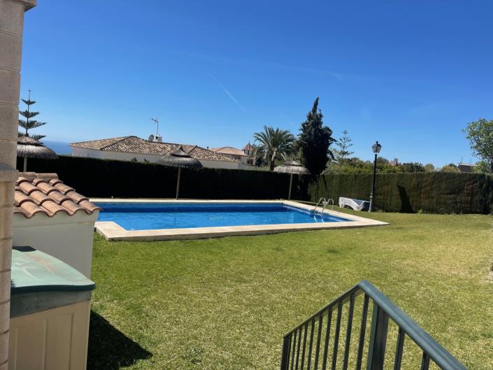 Image No.48-3 Bed Semi-Detached for sale