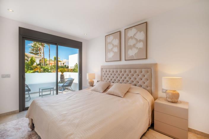 Image No.6-5 Bed Villa for sale