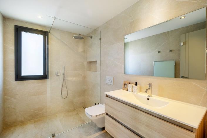 Image No.27-5 Bed Villa for sale