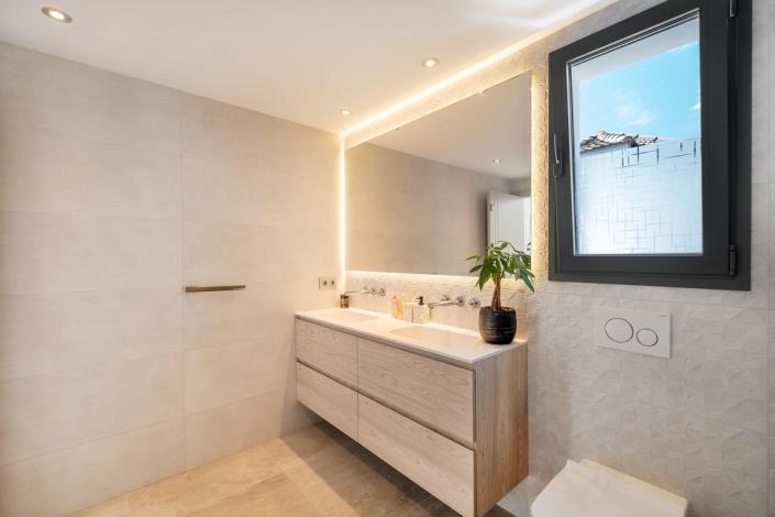 Image No.39-5 Bed Villa for sale