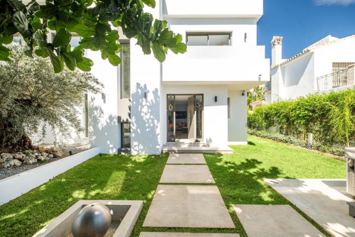 Image No.40-5 Bed Villa for sale