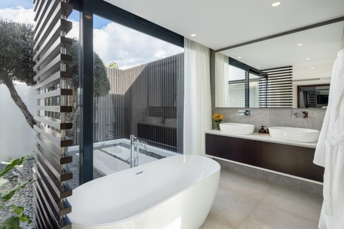 Image No.4-6 Bed Villa for sale