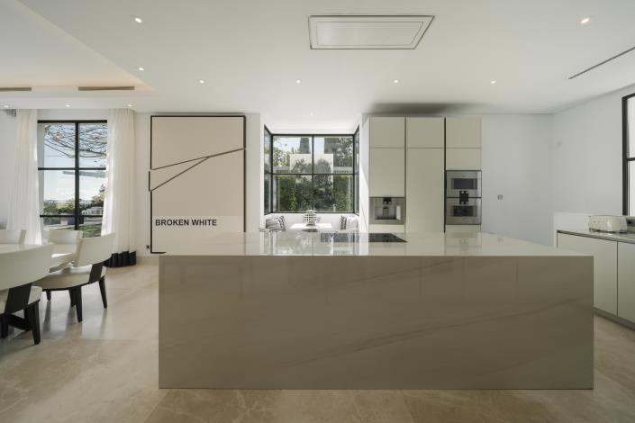 Image No.12-6 Bed Villa for sale