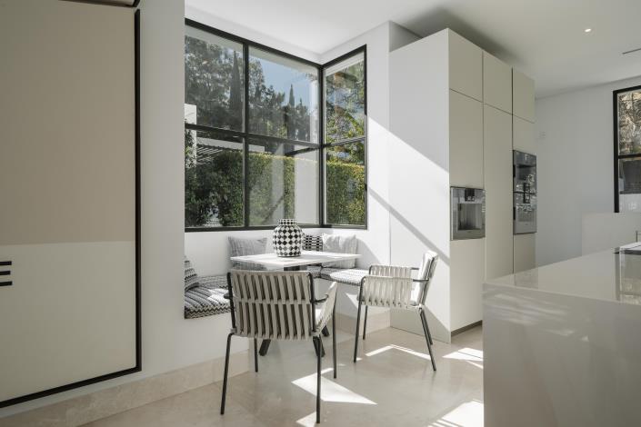 Image No.15-6 Bed Villa for sale