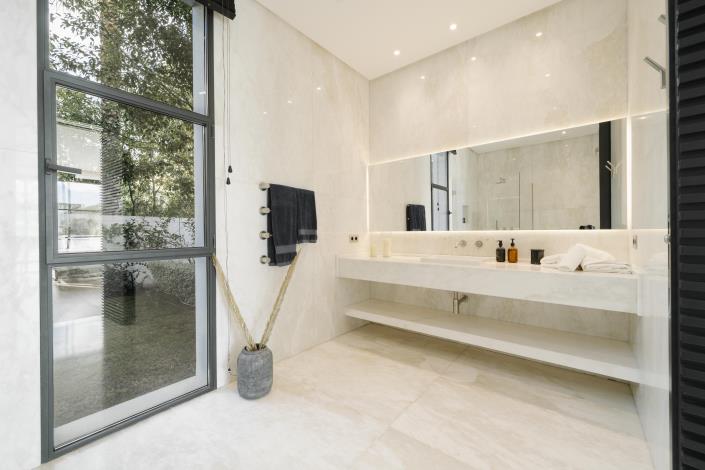 Image No.25-6 Bed Villa for sale