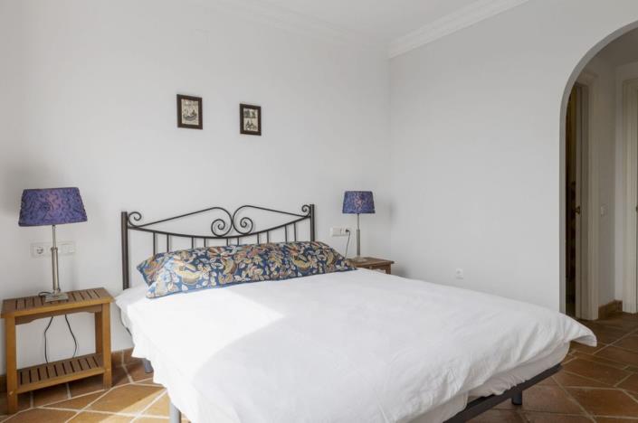 Image No.12-4 Bed Villa / Detached for sale