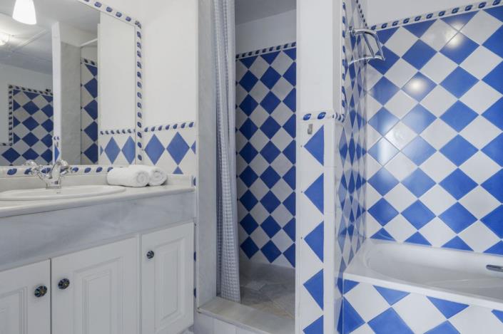 Image No.21-4 Bed Villa / Detached for sale