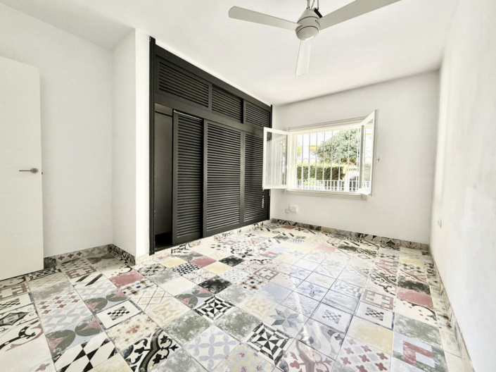 Image No.15-3 Bed Semi-Detached for sale