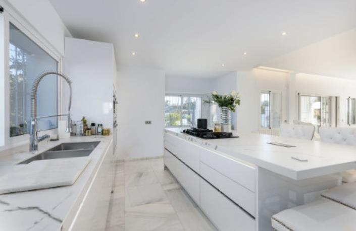 Image No.8-5 Bed Villa for sale