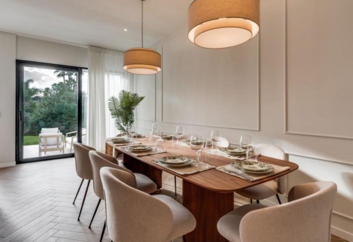 Image No.14-4 Bed Townhouse for sale