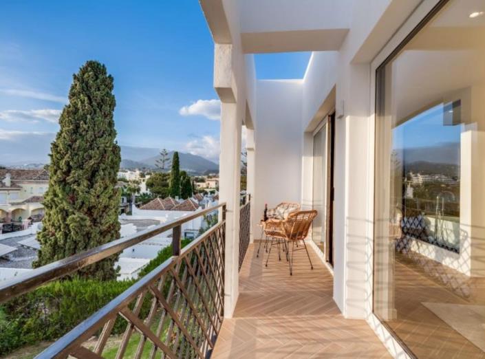 Image No.25-4 Bed Townhouse for sale