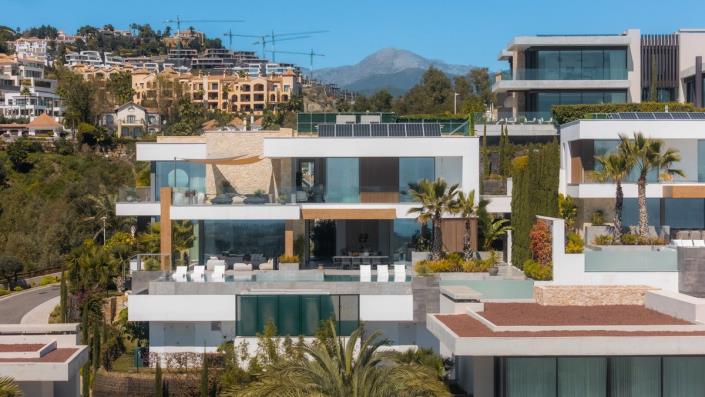 Image No.1-6 Bed Villa for sale