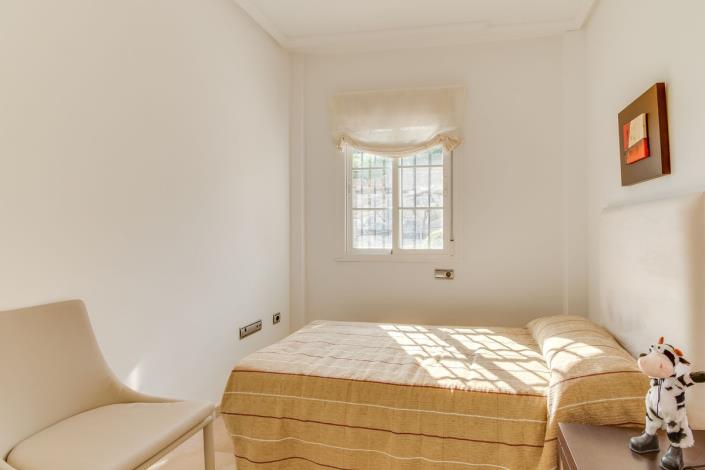 Image No.16-3 Bed Townhouse for sale