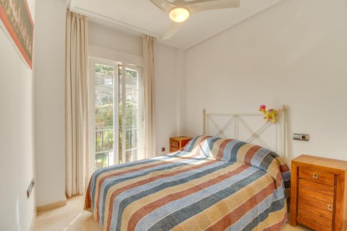 Image No.18-3 Bed Townhouse for sale