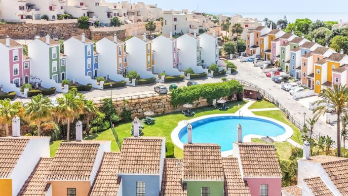 Image No.21-3 Bed Townhouse for sale