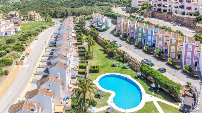 Image No.24-3 Bed Townhouse for sale