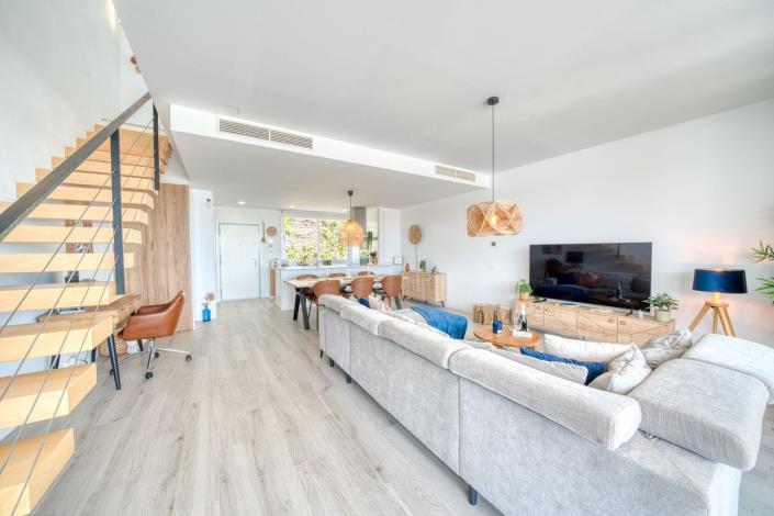 Image No.16-3 Bed Townhouse for sale