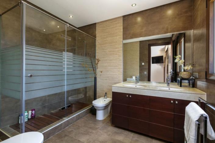 Image No.10-6 Bed Villa for sale