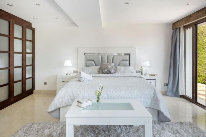 Image No.12-6 Bed Villa for sale