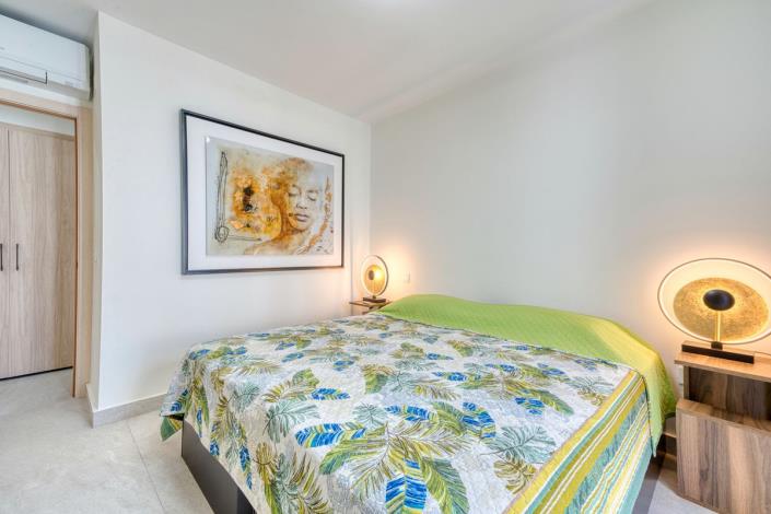 Image No.13-4 Bed Townhouse for sale