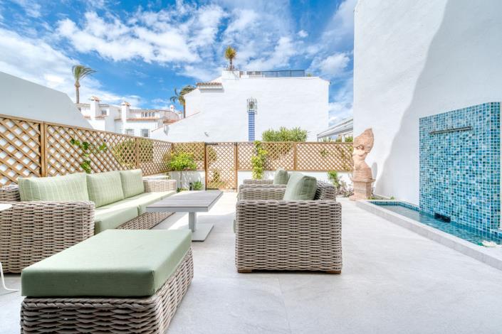 Image No.27-4 Bed Townhouse for sale