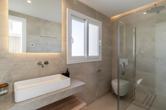 Image No.12-3 Bed Townhouse for sale