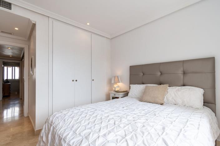 Image No.30-3 Bed Apartment for sale