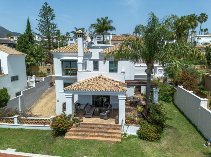 Image No.9-4 Bed Villa / Detached for sale