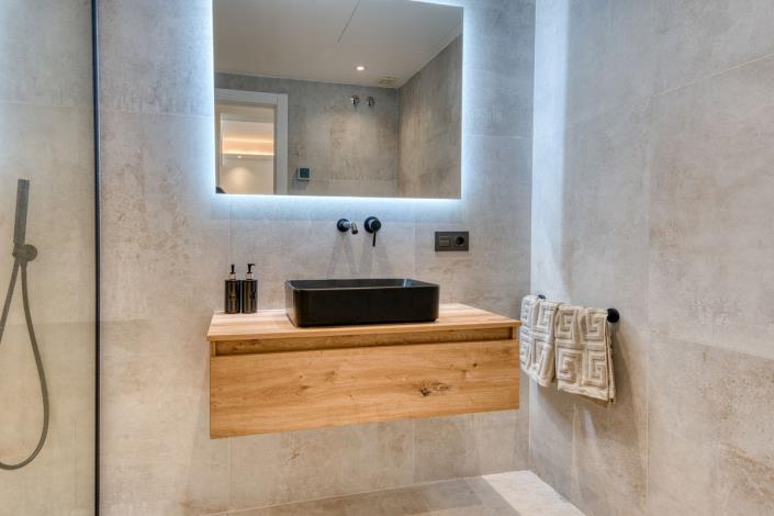 Image No.20-3 Bed Apartment for sale