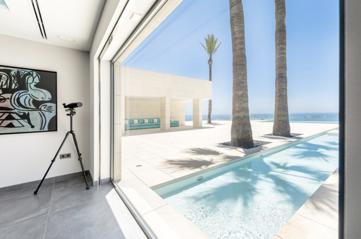 Image No.17-4 Bed Villa / Detached for sale