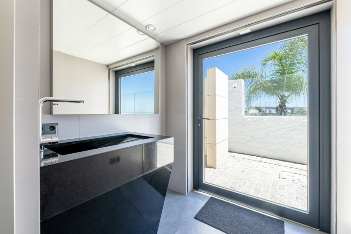 Image No.20-4 Bed Villa / Detached for sale